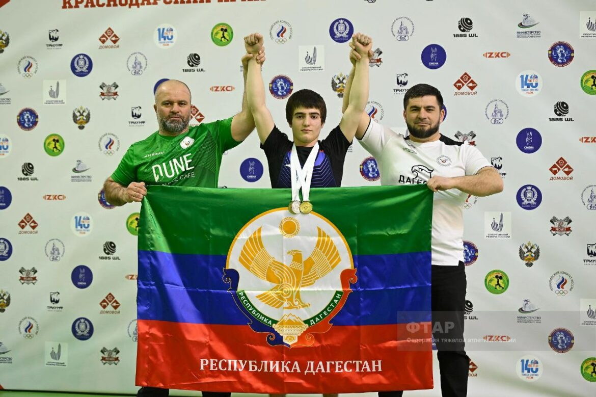 Weightlifter Beibulat Nazirov wins another gold medal at Russian championship