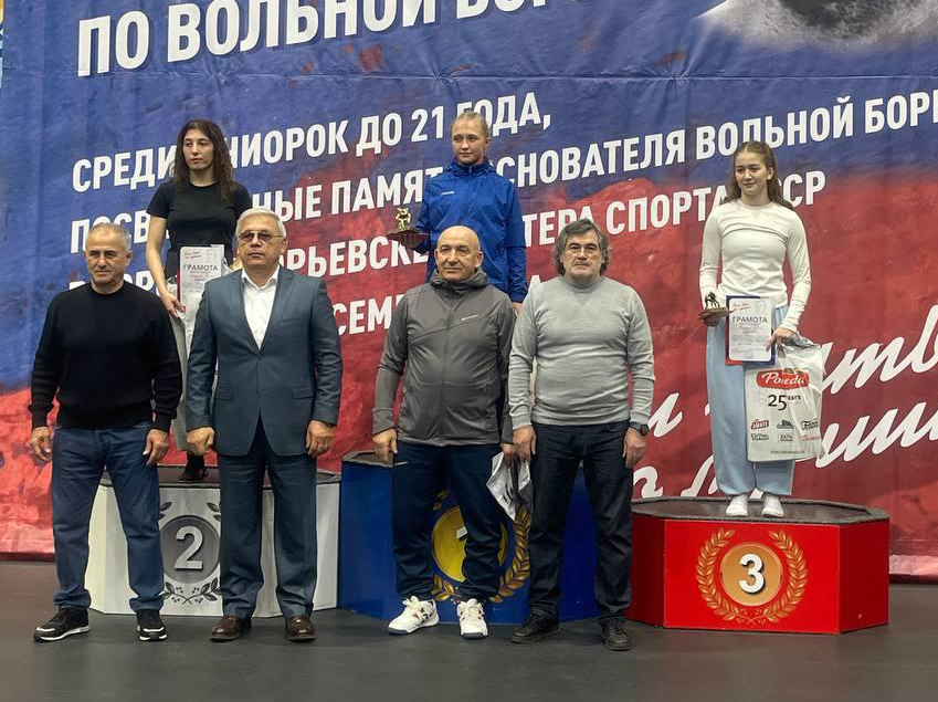 Dagestani Wrestler Claims Gold at Russian Youth Championship
