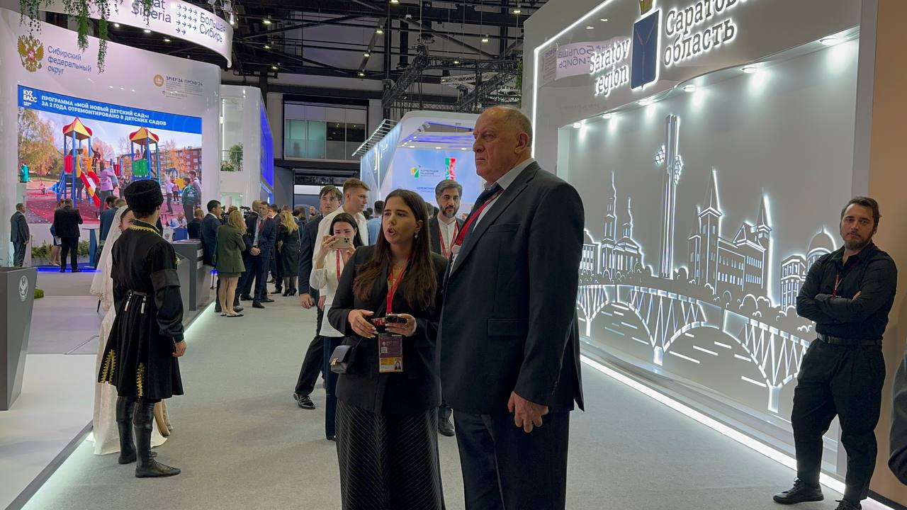 Abdulmuslim Abdulmuslimov visits St. Petersburg International Economic Forum