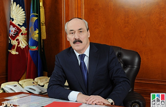 Daghestani Head congratulates communications workers on professional holiday