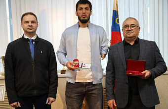 Dagestani Paralympian Aliaskhab Ramazanov Awarded Title of Honored Master of Sports of Russia