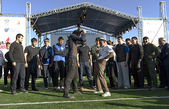 61-year-old Strongman from Dagestan Sets World Record