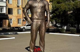 Monument to legendary Soviet wrestler Vladimir Yumin installed in Dagestan