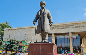 Dagestan celebrates anniversary of Suleiman Stalsky in big way
